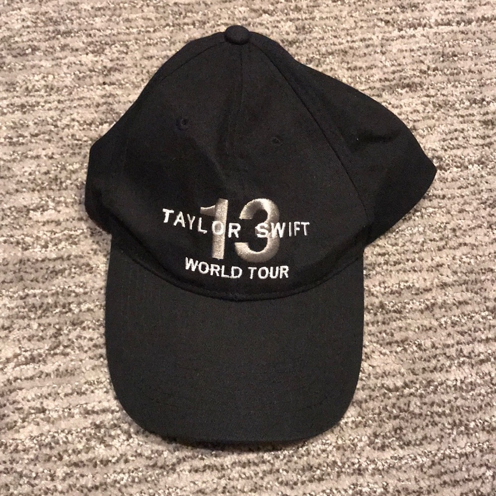 Taylor Swift hat